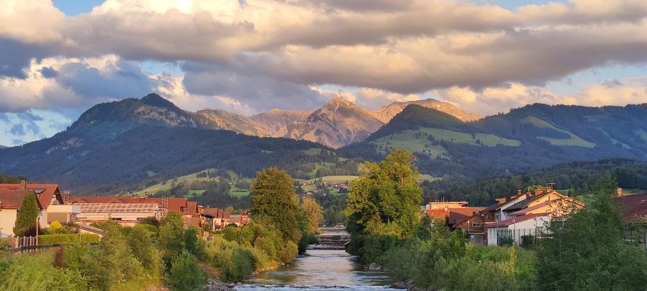 Blick auf die Hindelanger Berge