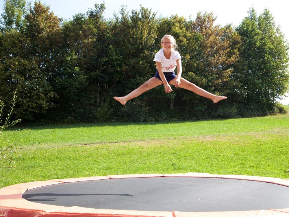 großes Trampolin