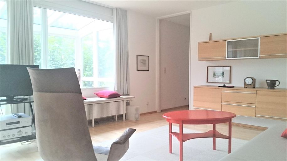 Wohnzimmer mit Panoramafenster