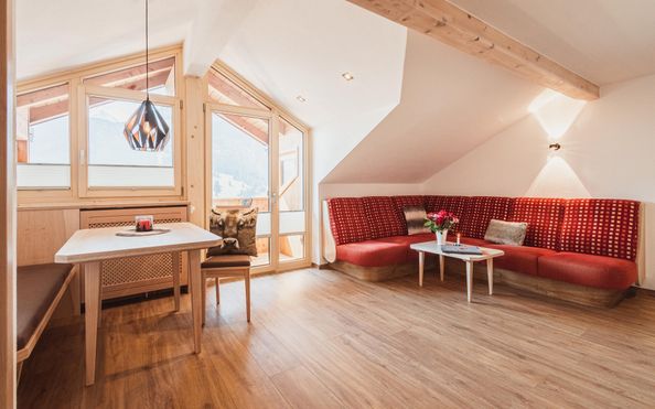 Gemütliches Wohnzimmer mit Kuschelcouch