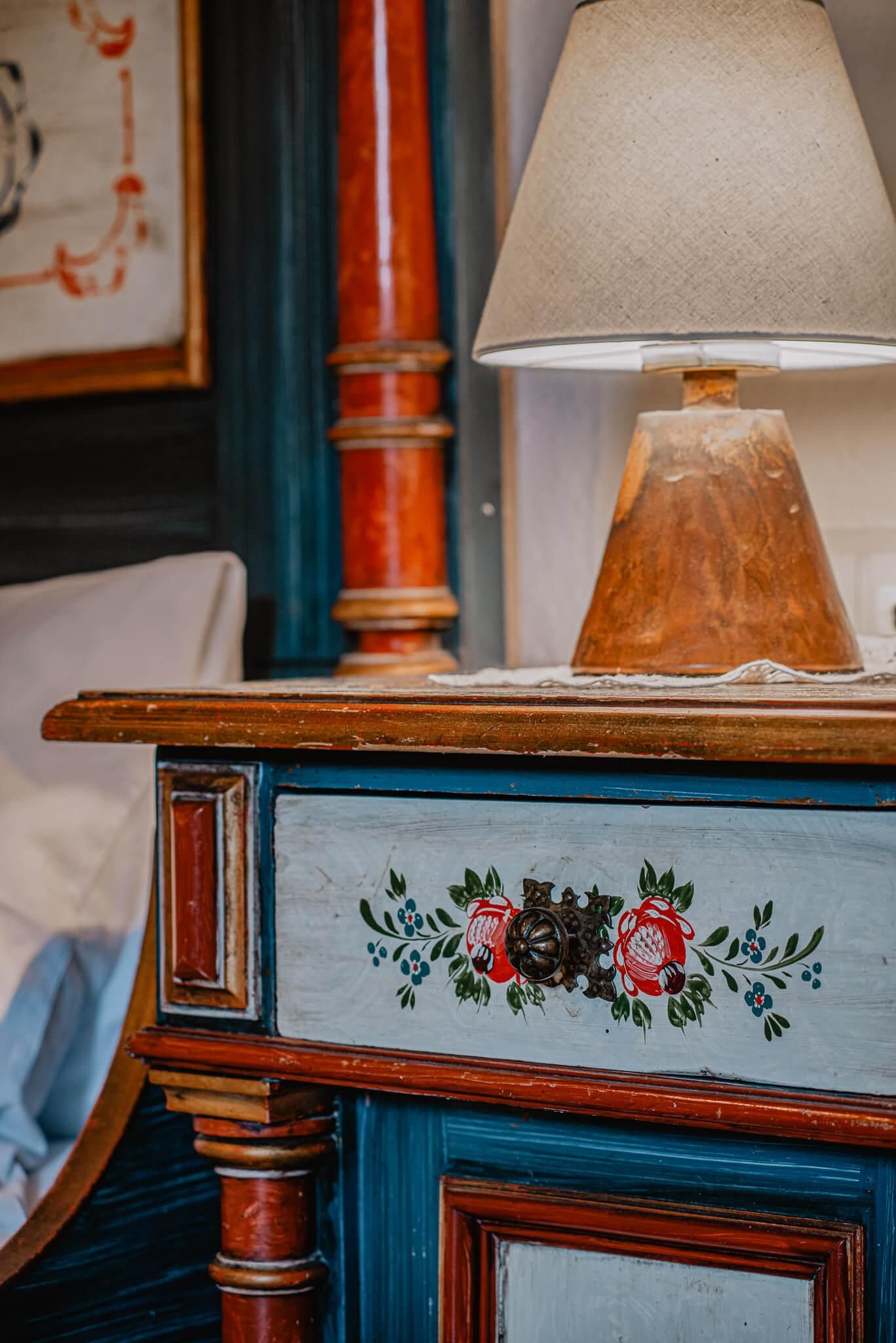 K-69102_FeWo-Alpenroesle-Schlafzimmer-Detail_6735_