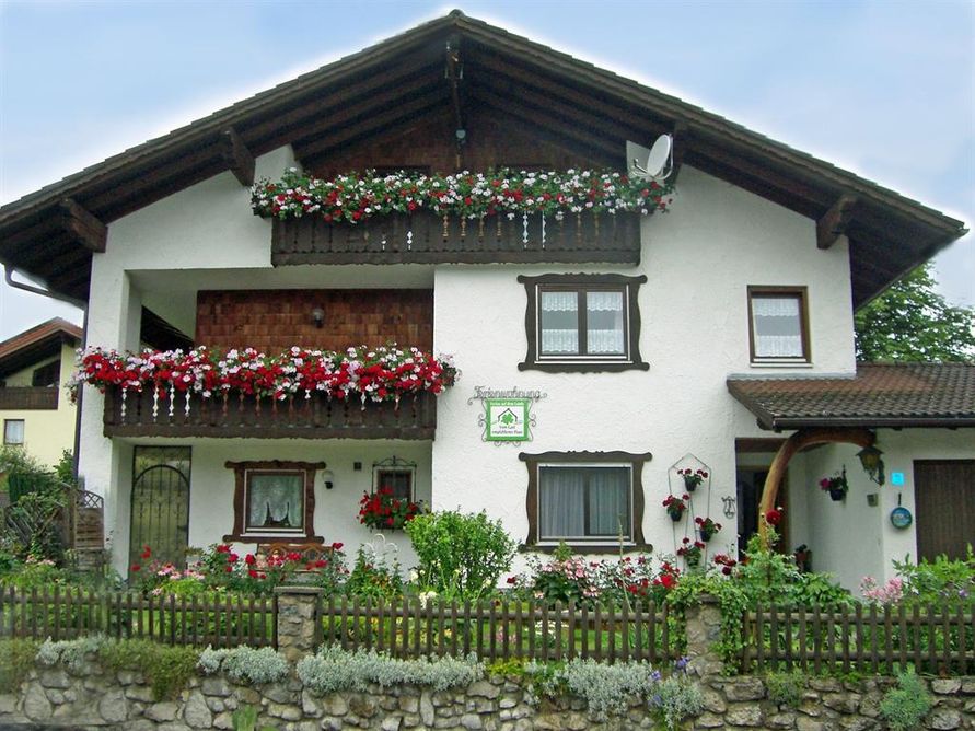 Haus Stechele im Sommer