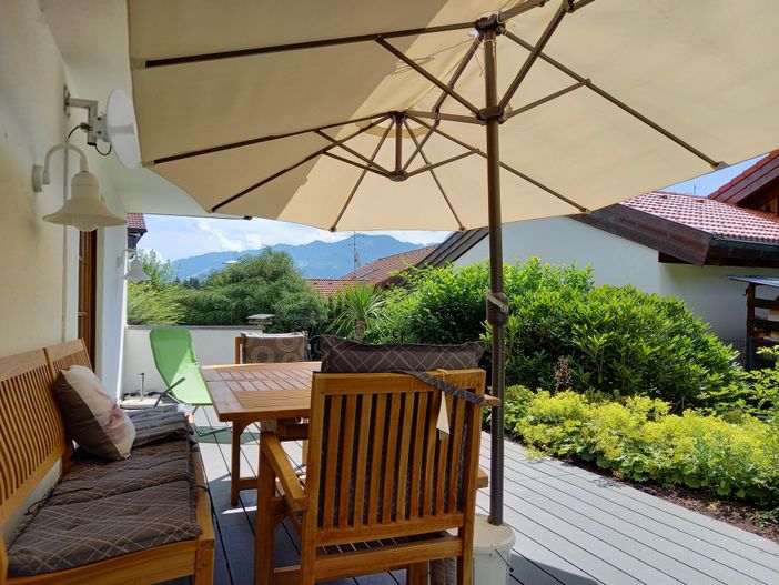 Terrasse Süd mit Bergblick