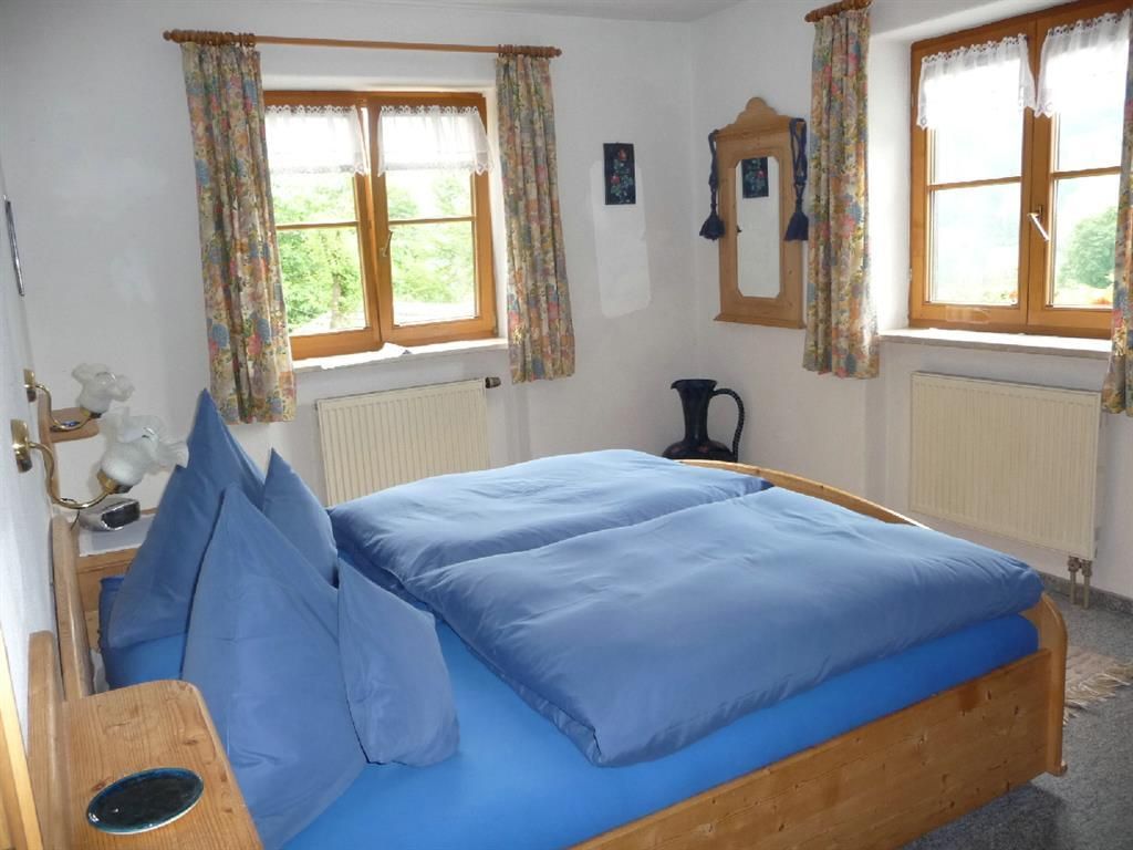 SchlafzimmerFWOmabd.Fenster