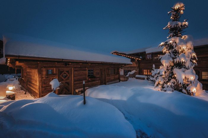 45_alpzitt_allgaeu_chalets_chaletdorf_burgberg_sau