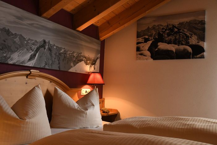 Schlafzimmer (2)