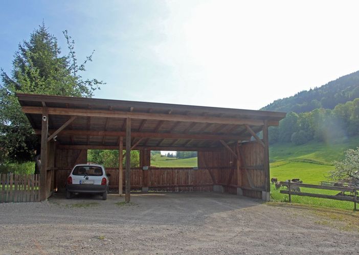 Ihr Auto steht geschützt im Carport