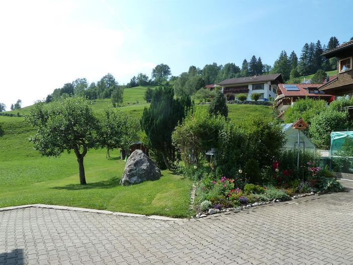 Garten mit Wiese