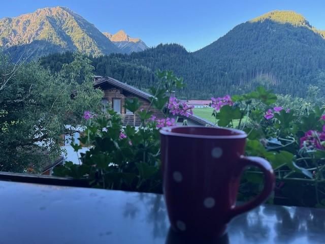 GutenMorgenRostspitze_Balkon_Morgens