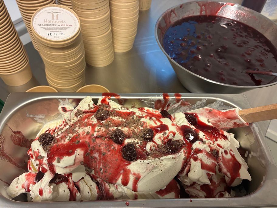 Hörnereis Stracciatella - Kirsche