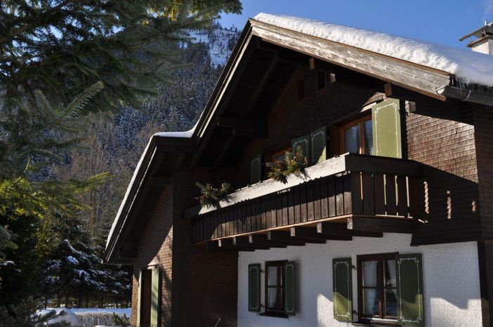 Winterhausbild Außsenansicht