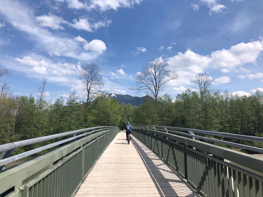 Mit dem Rad über die Iller