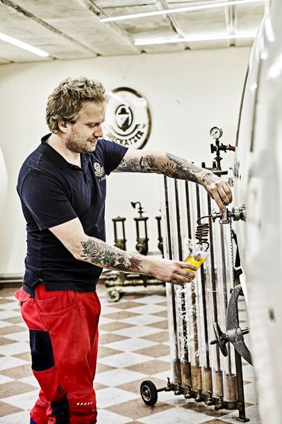 Brauer Philipp Bürgin im Zwickelkeller klein