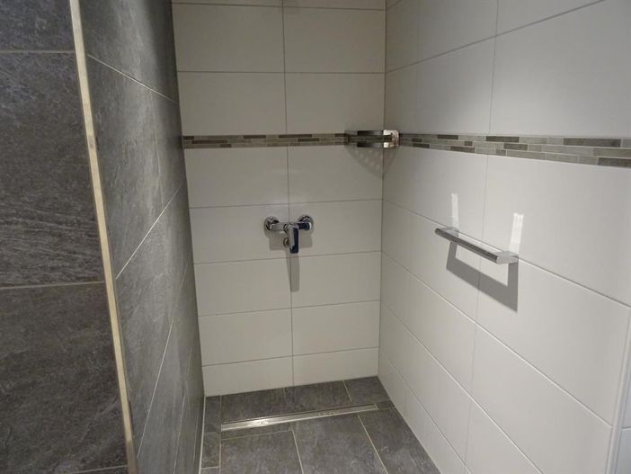 Dusche beim Schwimmbad