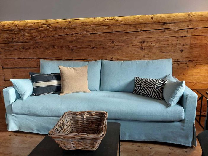 fewo-gross-sofa-2023