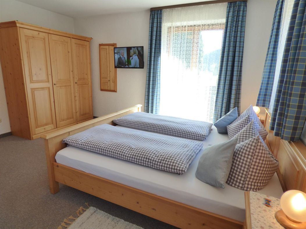 Ferienwohnung Bergblick Schlafraum 1