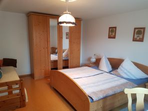 Schlafzimmer 1