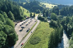 Wanderparkplatz  "Säge" kurz vor Hinterstein .