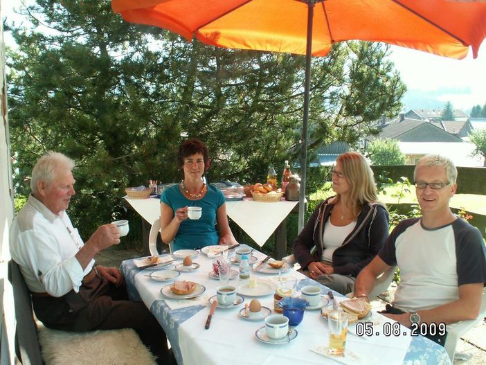 Frühstück auf der Terrasse