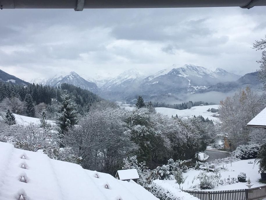 Winter in Hochweiler Blick in die Berge