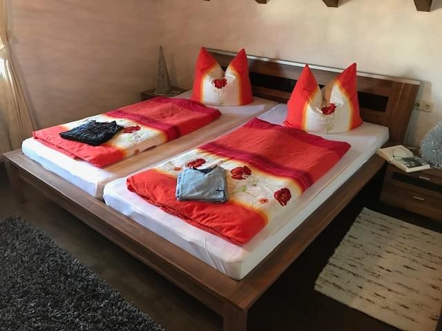 Schlafzimmer 1
