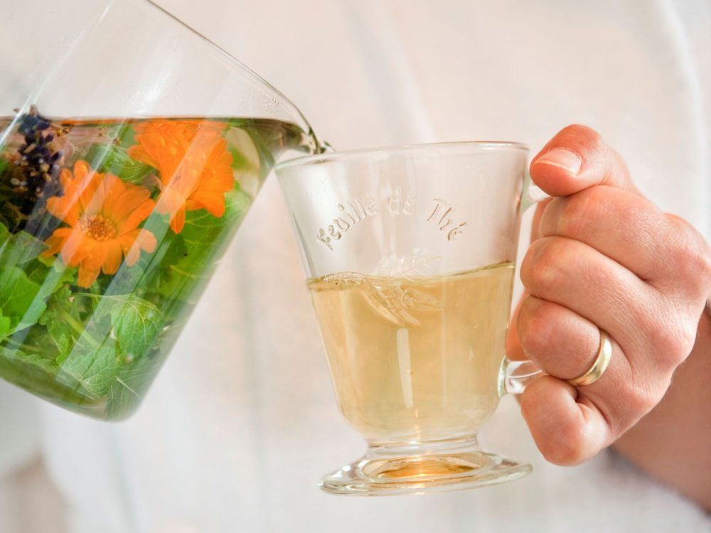 frischer Kräutertee - ein Genuß