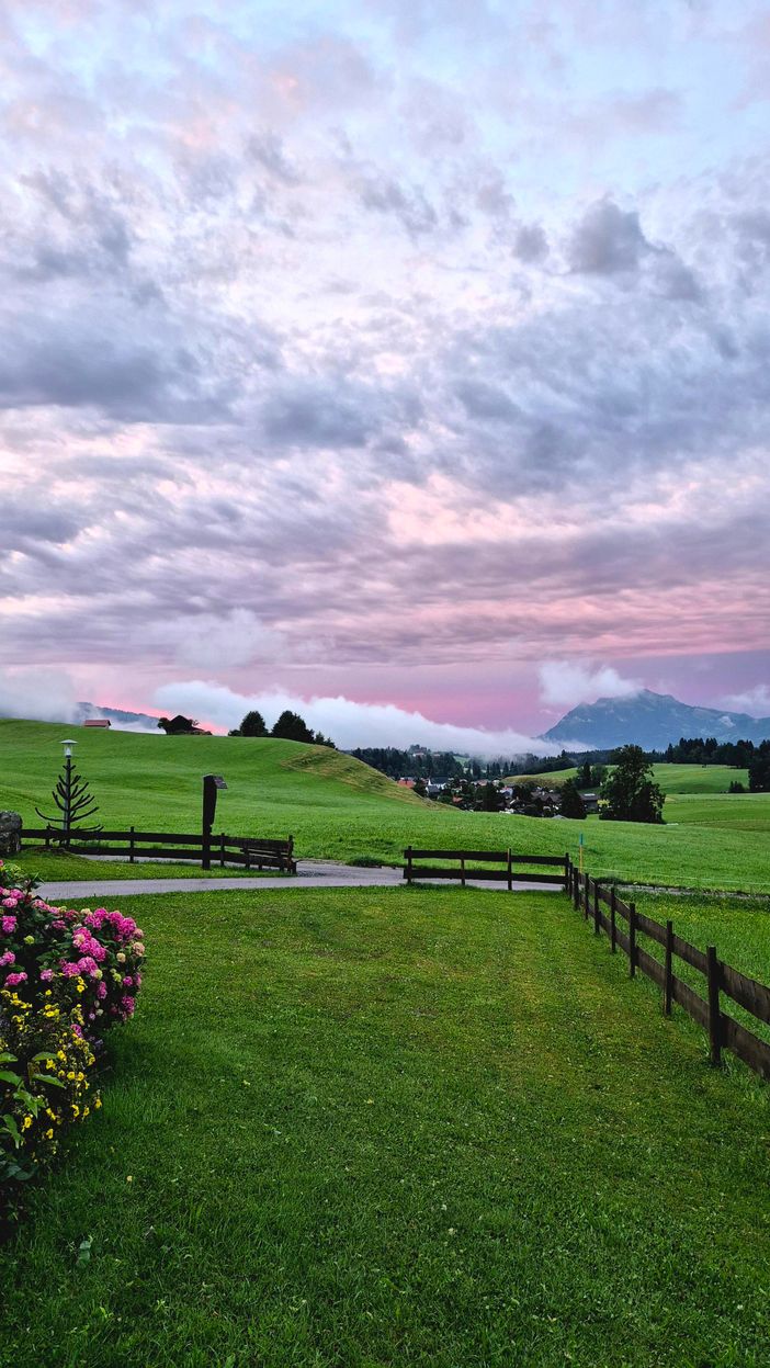 Gewitterwolken mit Abendrot