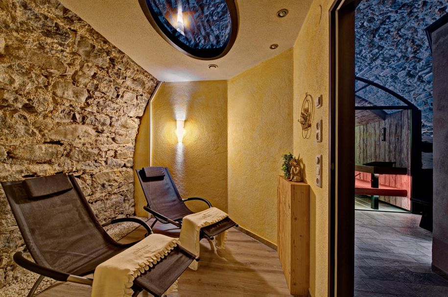 Königshof SPA "Großes Felsengewölbe"