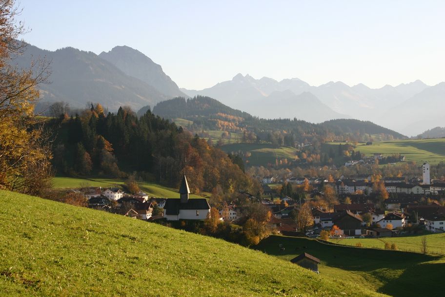 Berghofen mit Allgäuer Alpen