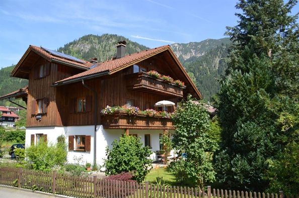 Haus im Sommer