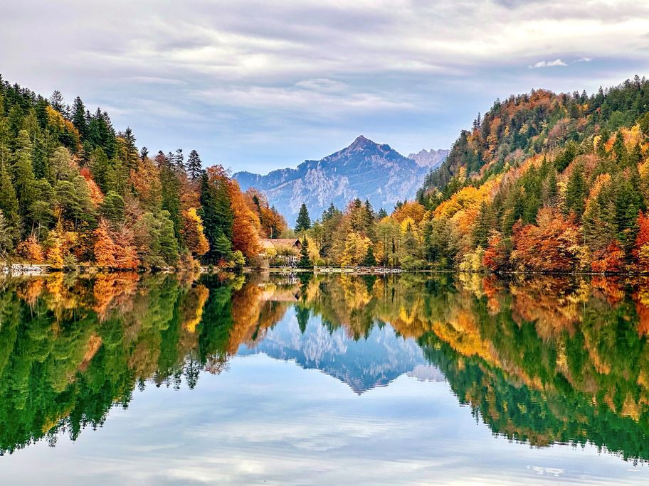 Füssen_Alatsee_Herbst_28(1)_©Füssen_Tourismus_und_Marketing_Thomas_Kuzmic_Alpine_Perspektiven[1]