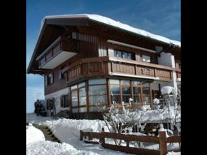 Hausbild  Winter