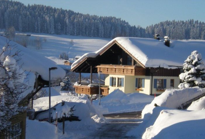 Hausansicht Winter