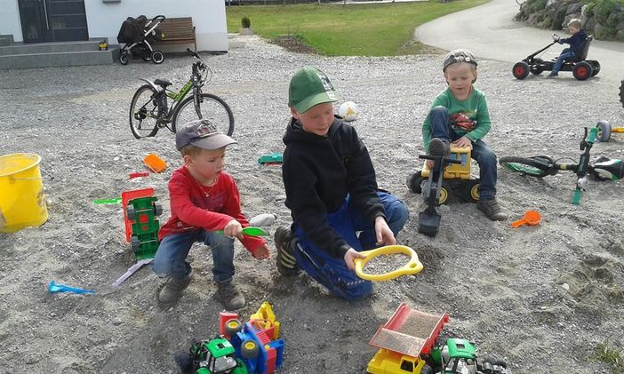 spielende Kinder
