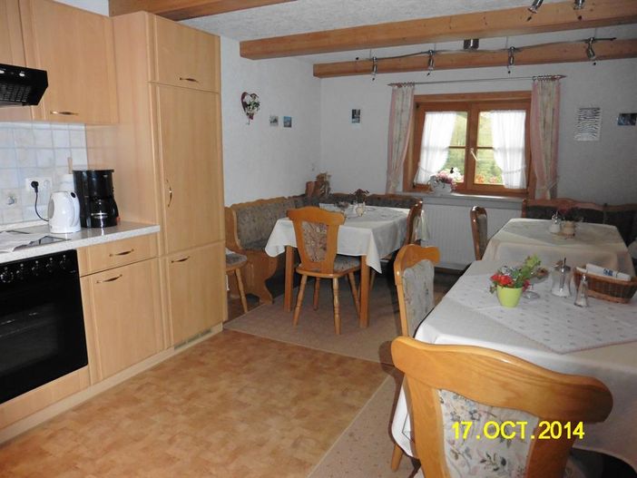 Gäste- und Frühstücksraum