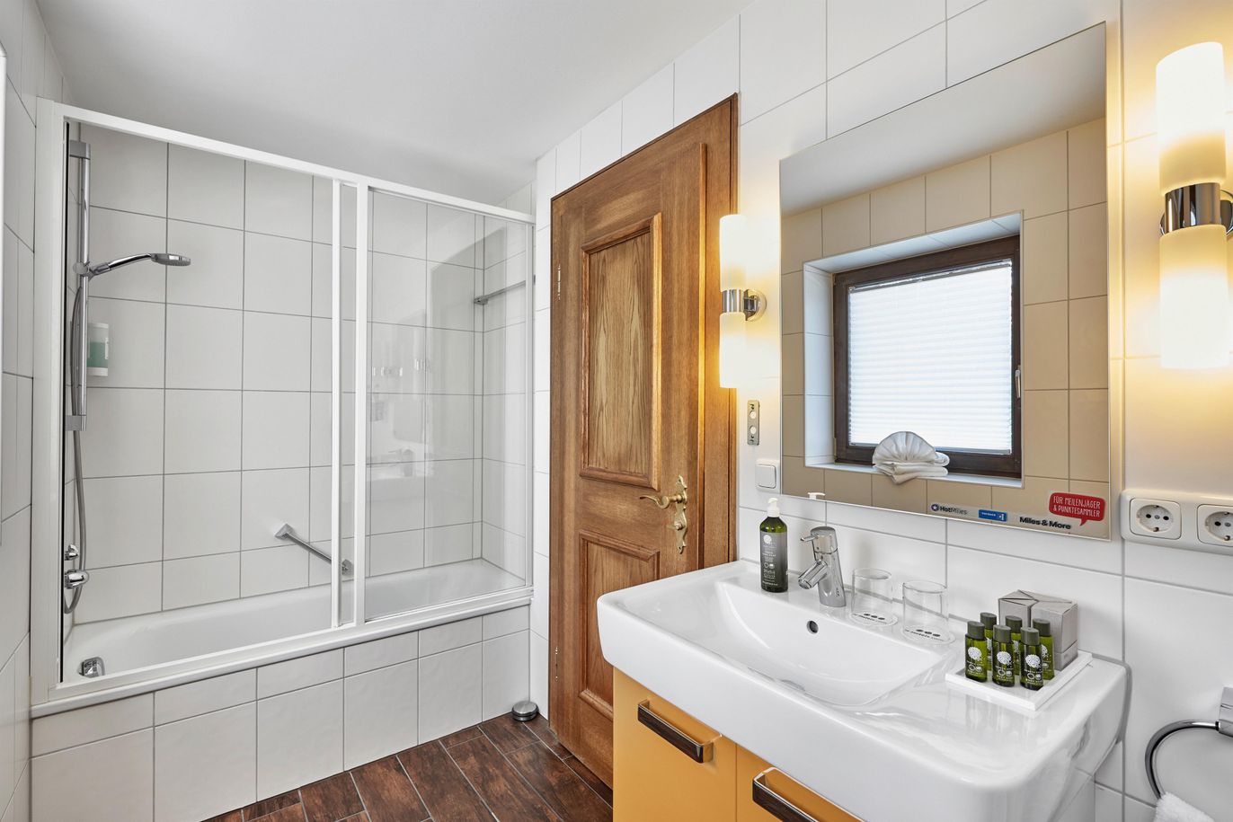 bad-doppelzimmer-beluxe-05-koenigshof-health-and-v