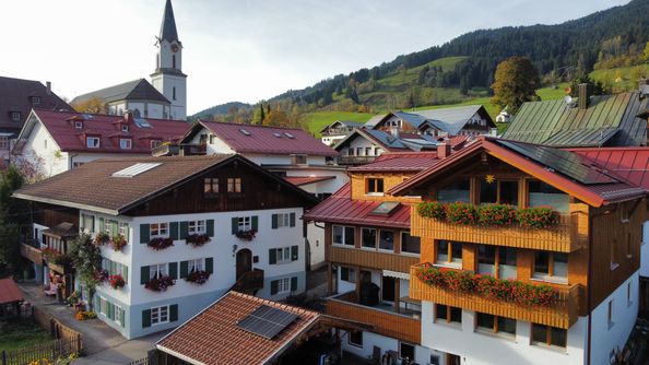 Haus mit Kirche