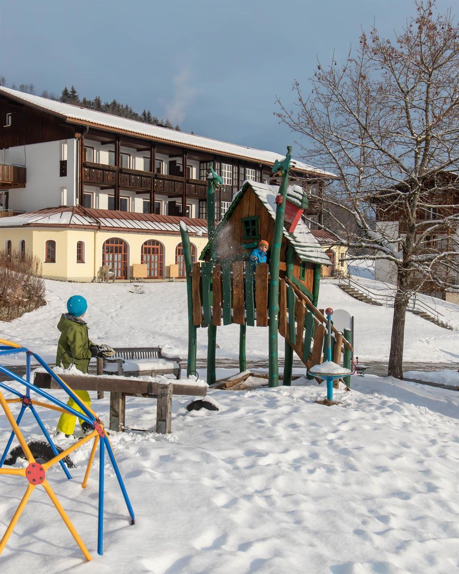 Spielplatz im Winter