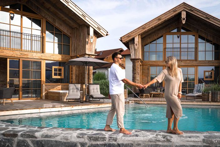 12_chalet_pool_allgaeu_bayern_alps_chaletdorf_pool