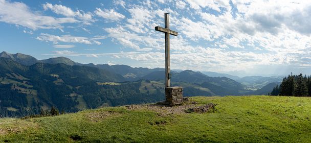 Salmaser Höhe mit Bergpanorama