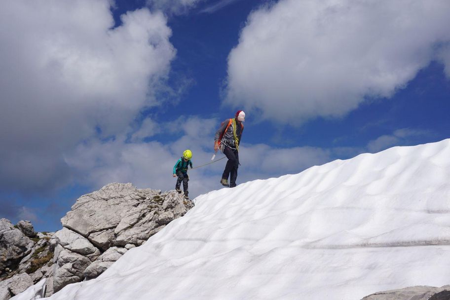 Richtig gesichert können auch Kinder mit auf Tour