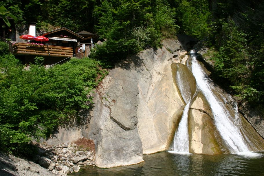 Wasserfall mit Klammhütte