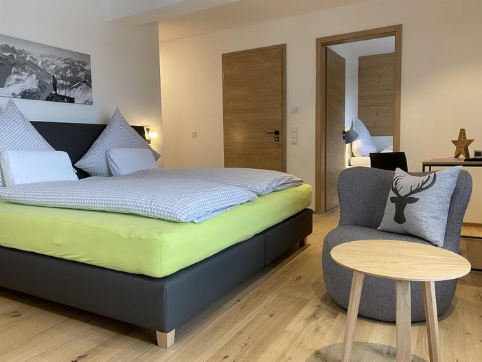 Doppelzimmer Ornach Blick zum Kinderzimmer