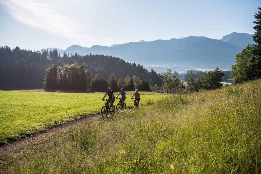 1136993_Radfahren in den Allgäuer Hörnerdörfern