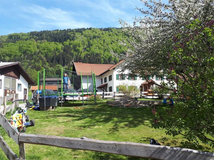 Spielplatz direkt am Haus
