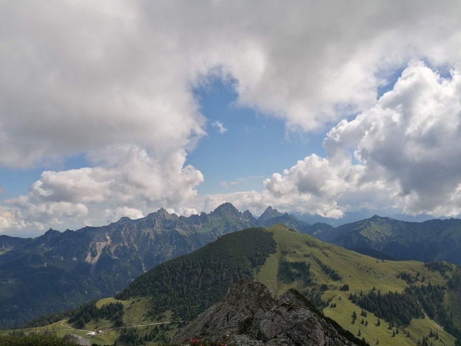 Ausblick zur Krinnenspitze und Tannheimer Gruppe