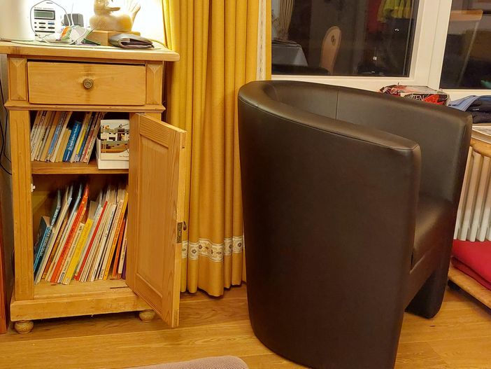 Bücherkommode