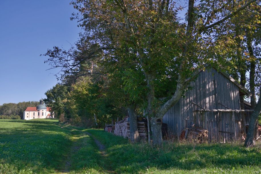 Auf dem Weg zur Marien-Seelenkapelle in Eggenthal
