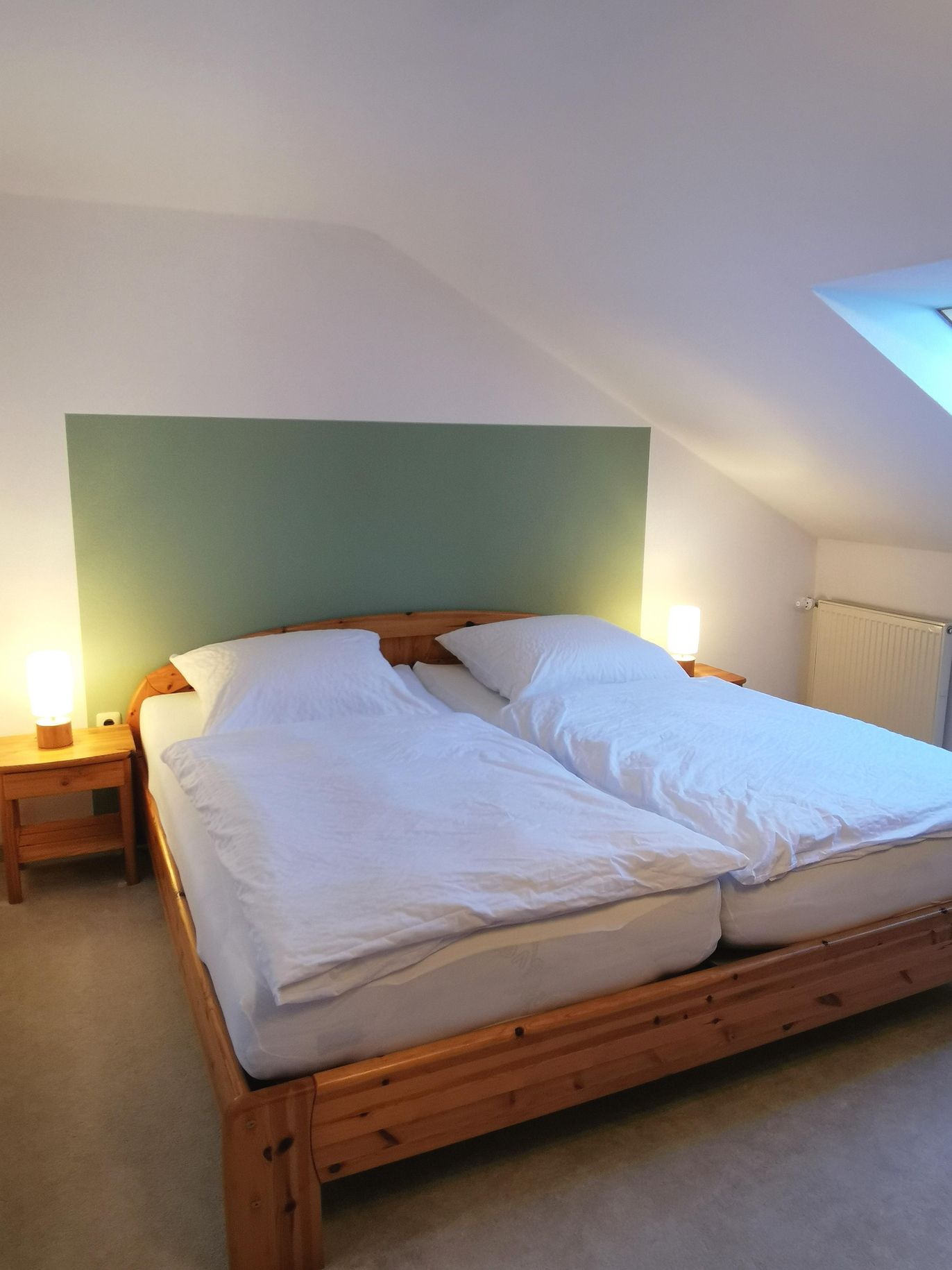 Schlafzimmer 1 (Eltern)