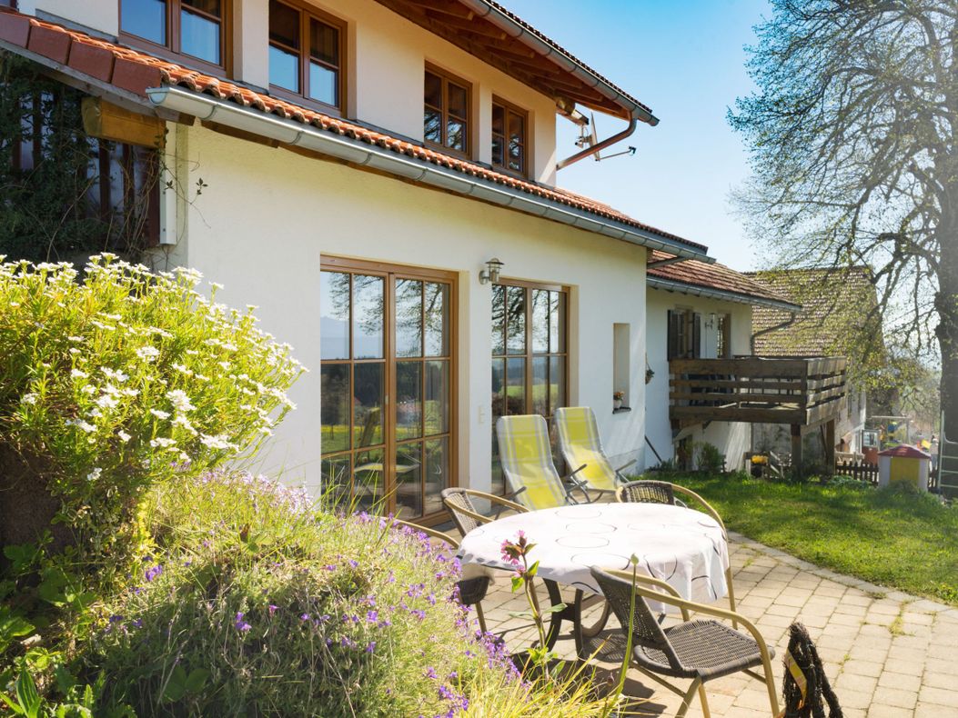 Ferienwohnung mit eigener Terrasse